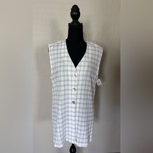NWT Clio Button Up Sleeveless
